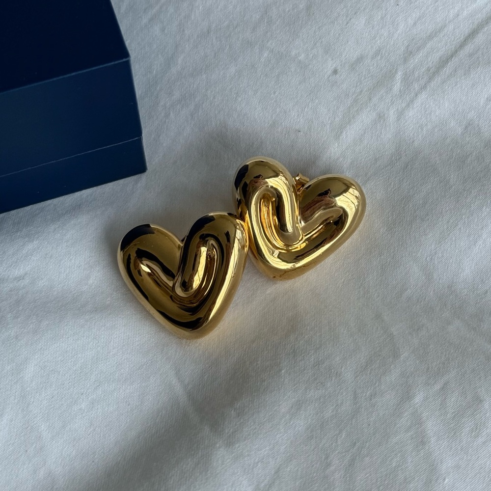 Lustrous Gold Heart Earrings